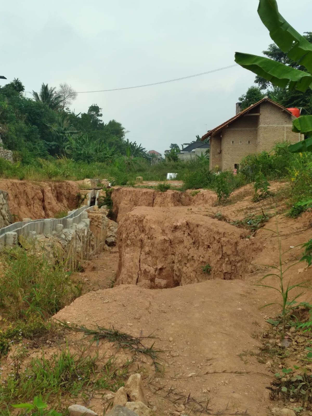 KPP-HAM Lampung Desak Pemkot Bandar Lampung Perbaiki Jalan Rusak Akibat Longsor