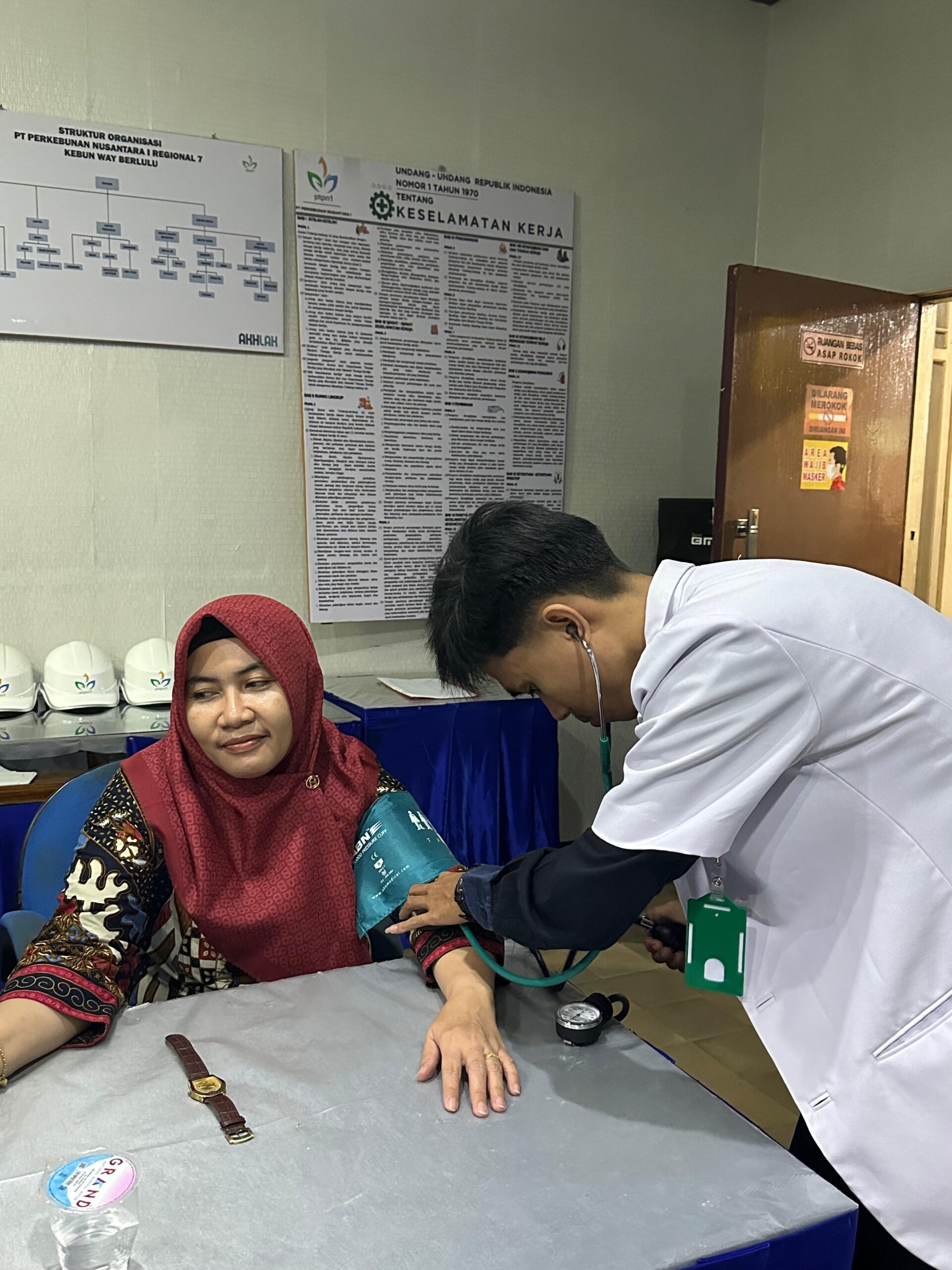 Tes Kesehatan Rutin PTPN I Regional 7 Deteksi Dini Penyakit Metabolik Bersama Dokter Koas Universitas Lampung