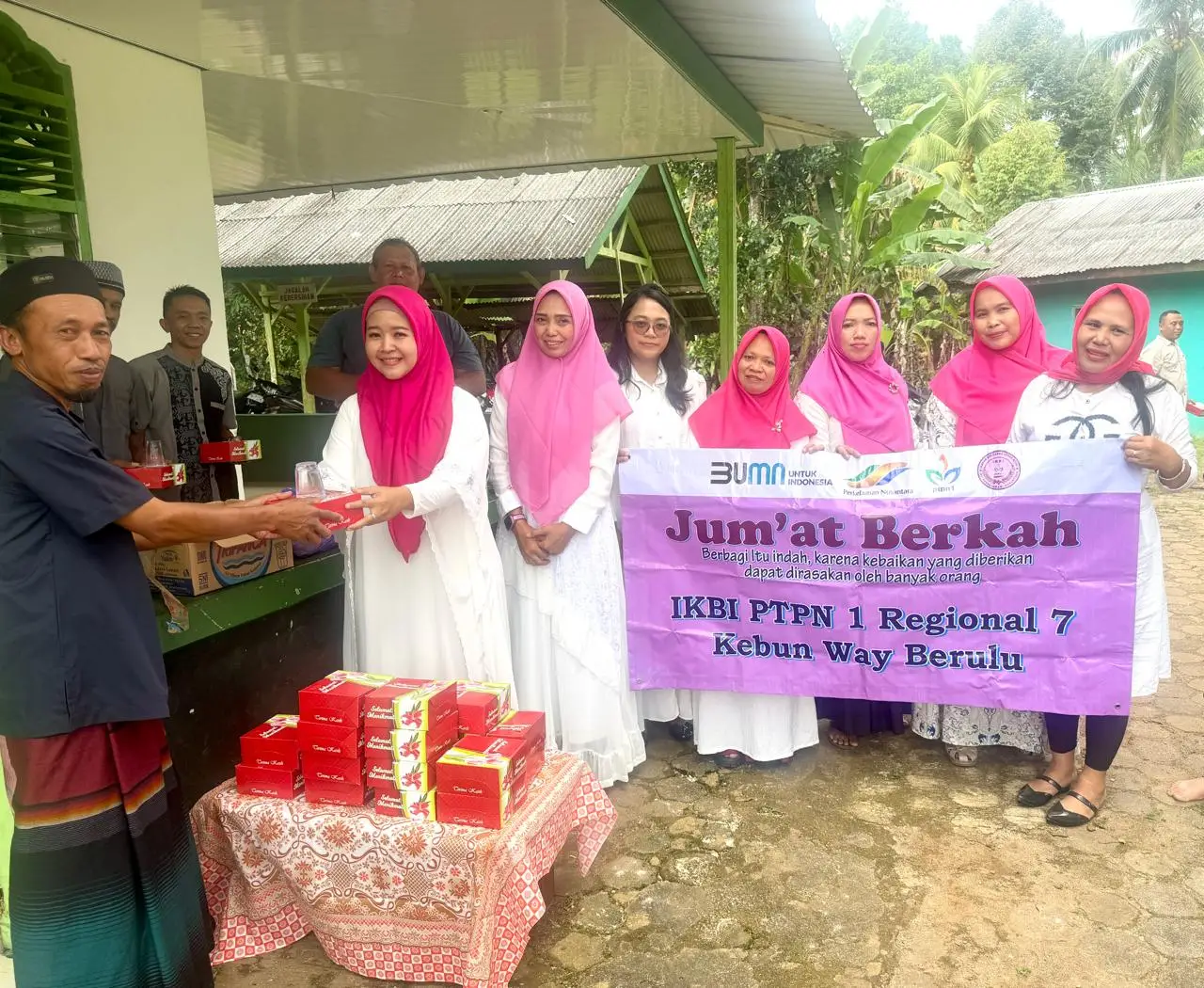 Jum’at Berkah IKBI PTPN I (Persero) Regional 7 Kebun Way Berulu, Berbagi Kebahagiaan dan Menebar Nilai Sedekah di Masjid Nurul Karim