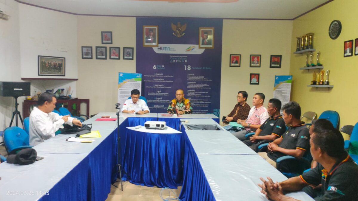 Foto diskusi Bank-BRI, Manajer, TUK, Bendahara Koperasi dan Debitur PTPN I Regional 7 Unit Way Berulu.