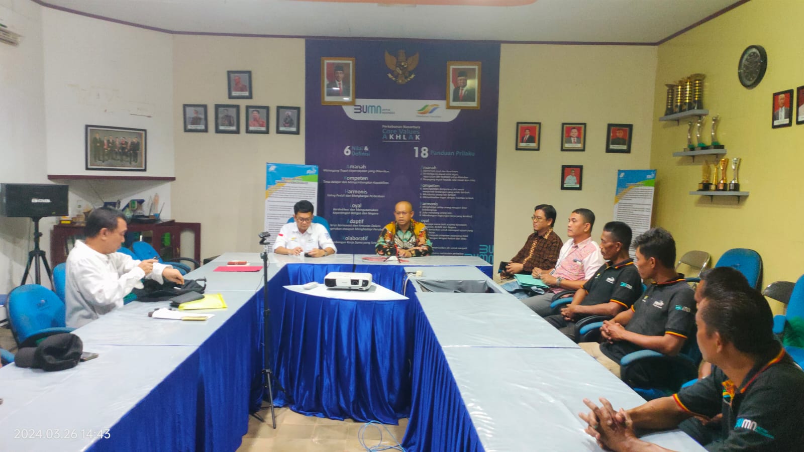 Foto diskusi Bank-BRI, Manajer, TUK, Bendahara Koperasi dan Debitur PTPN I Regional 7 Unit Way Berulu.