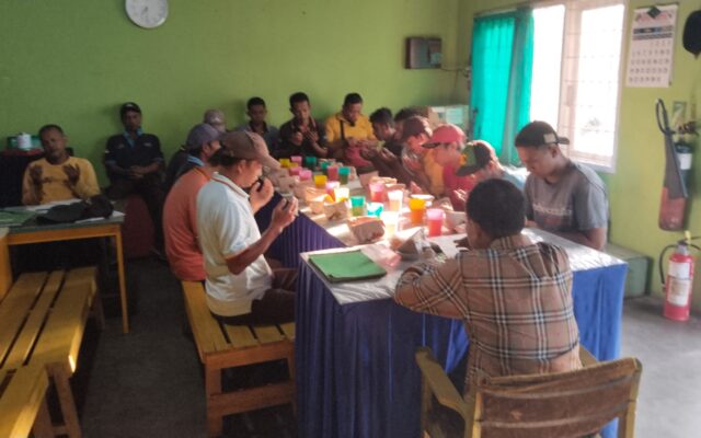 Foto bersama agar dimudahkan urusannya