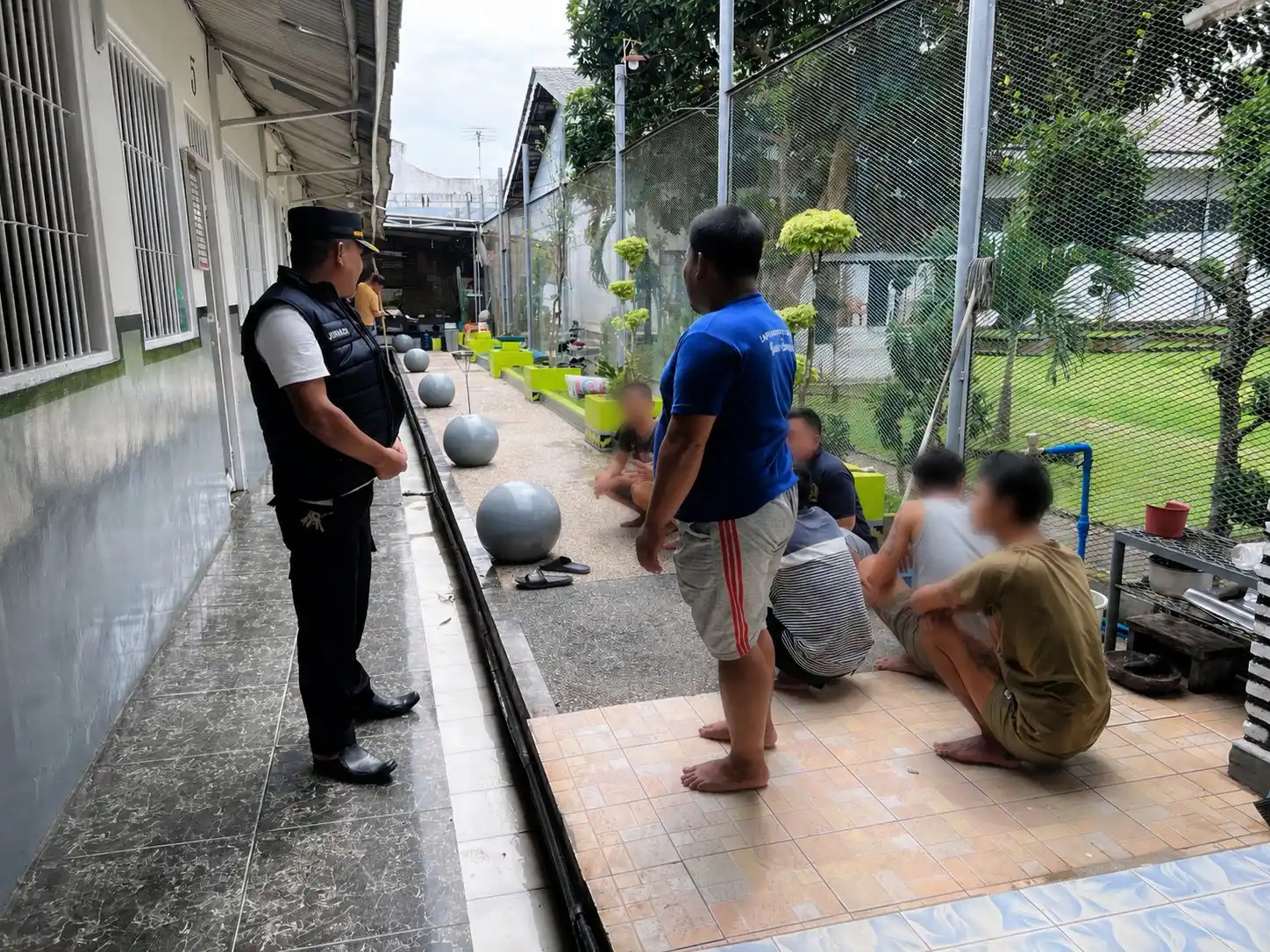 Berantas HALINAR, Lapas Narkotika Bandarlampung Gelar Razia Kamar Hunian Warga Binaan